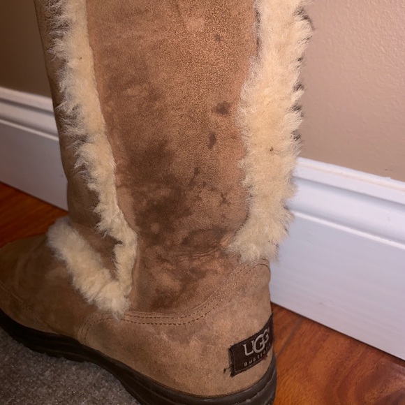 UGG Sundance Waterproof Boot - Picture 5 of 7